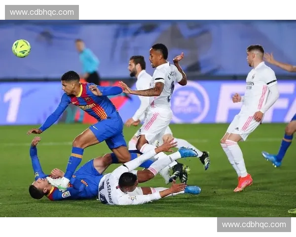 2018西甲赛程全面解析：各大球队关键对决与赛季亮点回顾